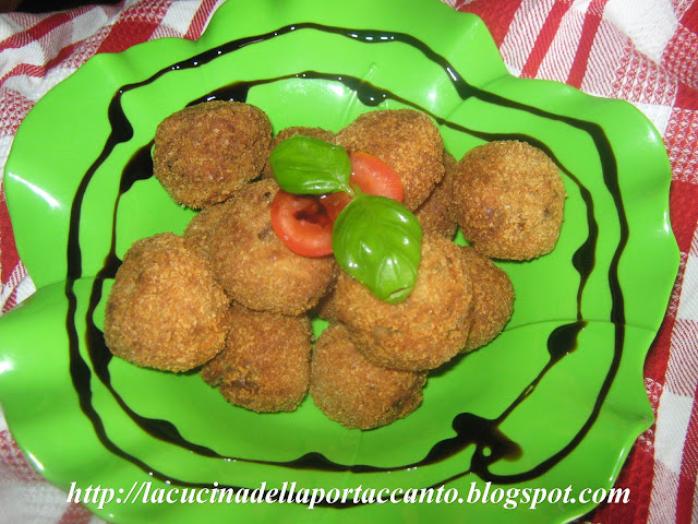 polpette mediterranee alle melanzane / mediterranean meatballs with eggplant