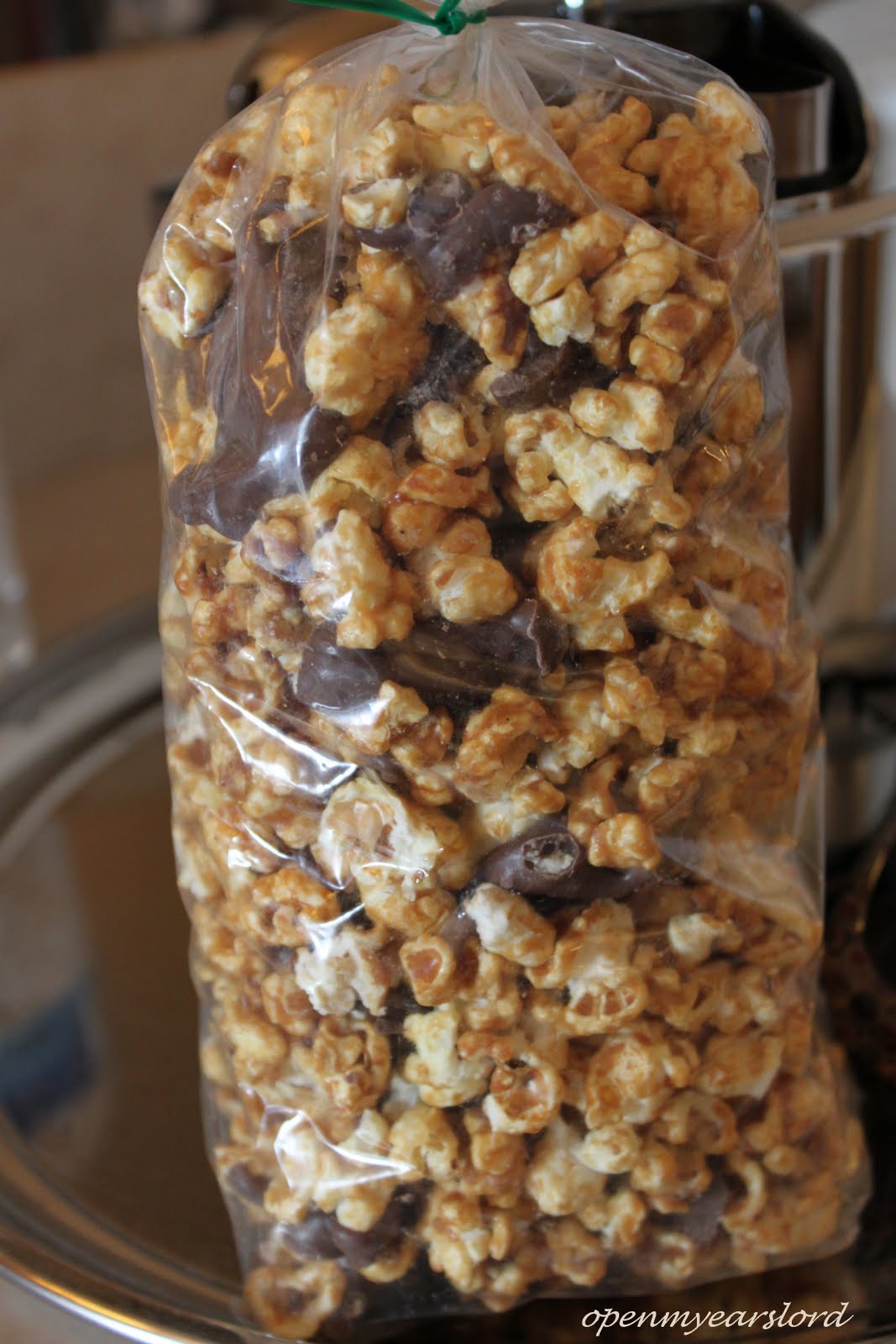 Heart-Filled Moments : Chocolate Drizzled Popcorn
