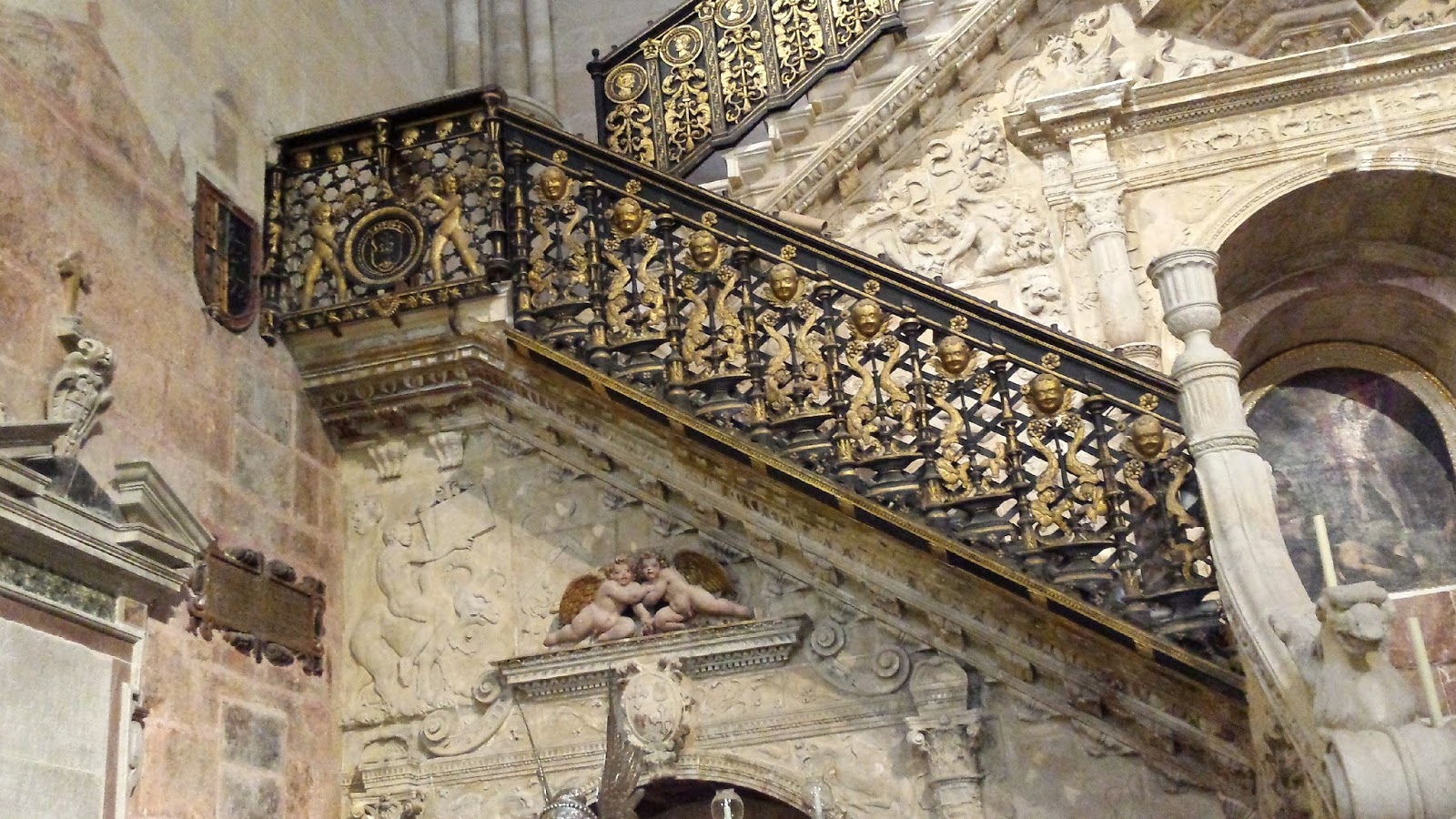 Departamento de Edificación La Escalera Dorada de la catedral de Burgos Departamento de Edificación La Escalera Dorada de la catedral de Burgos