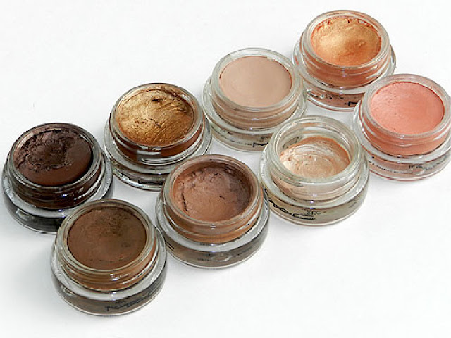 http://www.missnattysbeautydiary.com/2012/06/mac-paintpot-overall-review-with.html