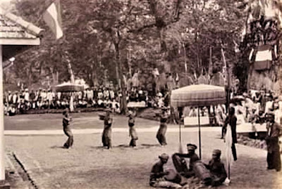 Tari Piring Zaman Belanda Tari Piring Zaman Belanda