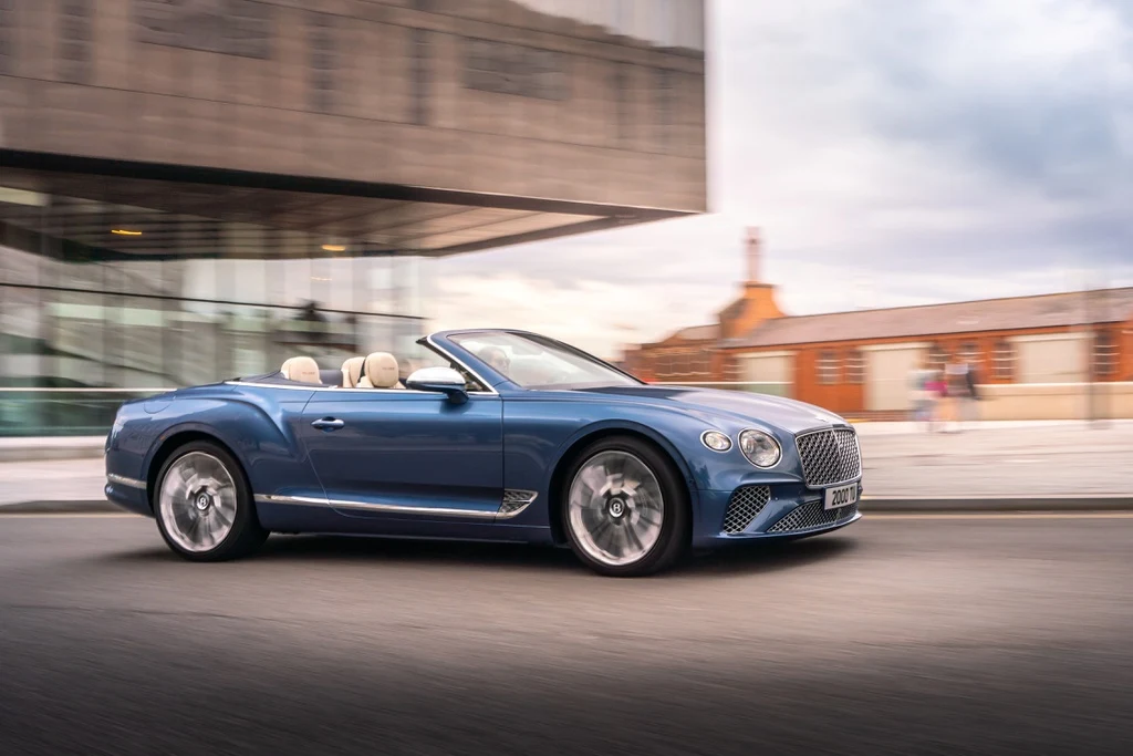 Bentley Continental GTC Convertible Mulliner ra mắt thế giới Bentley Continental GTC Convertible Mulliner ra mắt thế giới