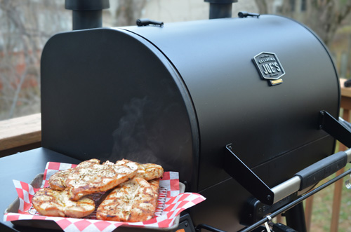 It's easy to cook juicy chicken breasts on a Oklahoma Joe's Rider DLX pellet grill
