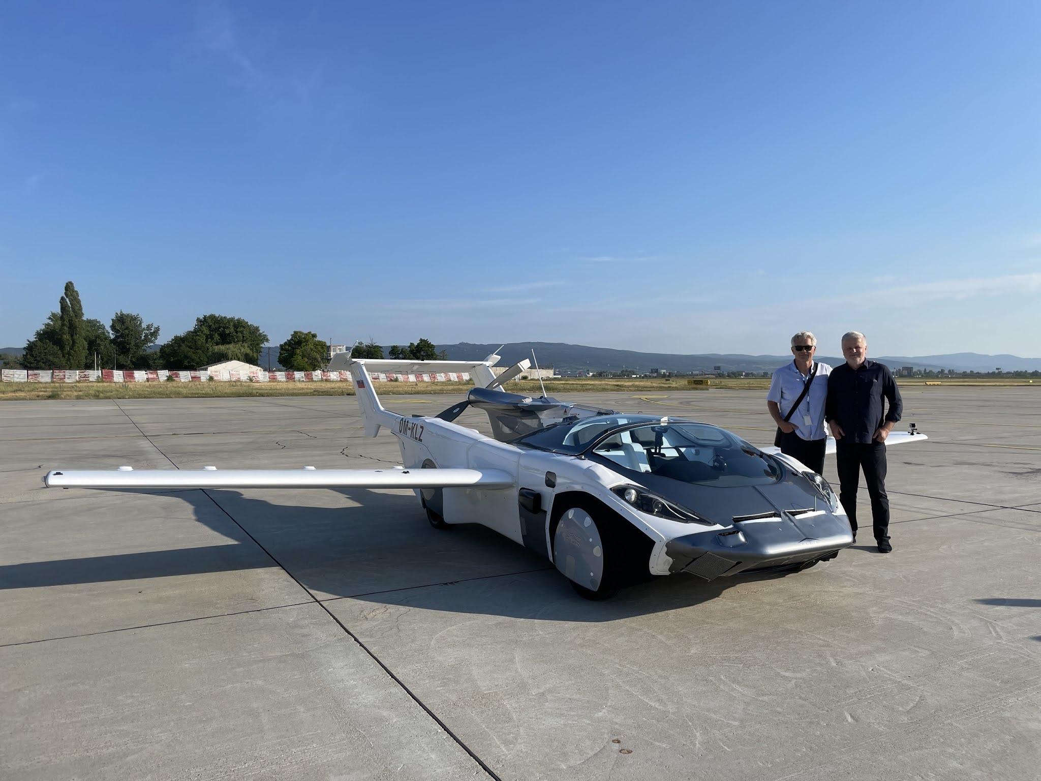 AirCar's flying car completes first ever inter-city flight