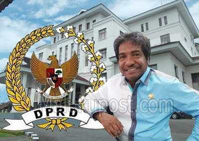 Ambon, Malukupost.com - Komisi A DPRD Maluku mendukung langkah Pemerintah Provinsi (Pemprov) Maluku yang melakukan moratorium  sumber daya alam (SDA) di daerah baik berupa izin Hak Pemanfaatan Hutan maupun ijin pertambangan serta kelautan dan perikanan.    "Alasan moratorium ini rasional dan Gubernur Maluku, Murad Ismail sangat membela hak-hak masyarakatnya di daerah ini," kata Ketua komisi A DPRD Maluku, Melkias Frans di Ambon, Senin (2/9).