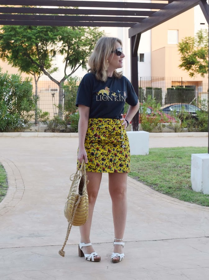Mini_skirt_Tshirt_Lion_king