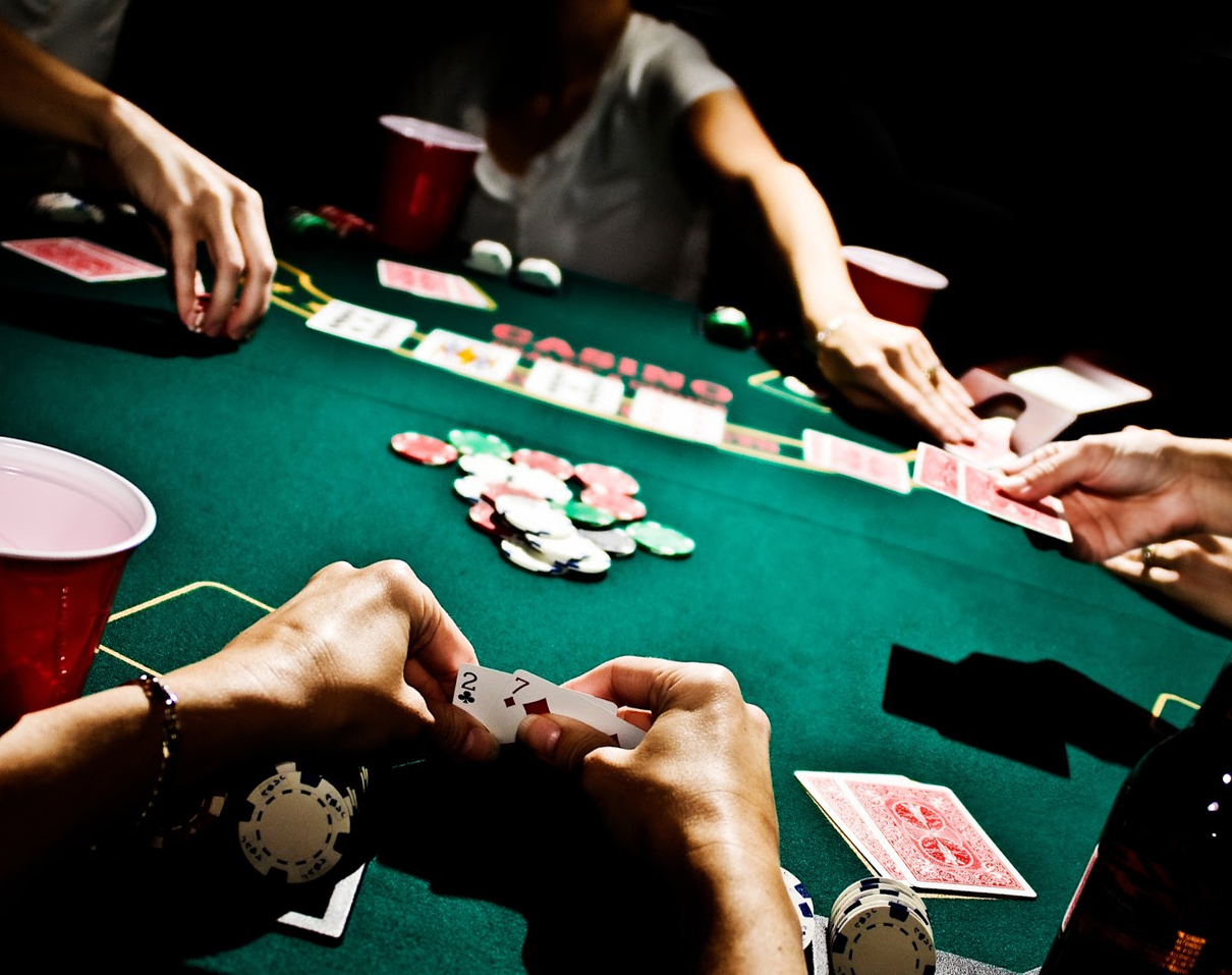 Играть в покер официально. Игра в Покер на реальные деньги. Казино Покер на реальные деньги. Играть Покер на реальные деньги. Интернет казино Покер на реальные деньги.