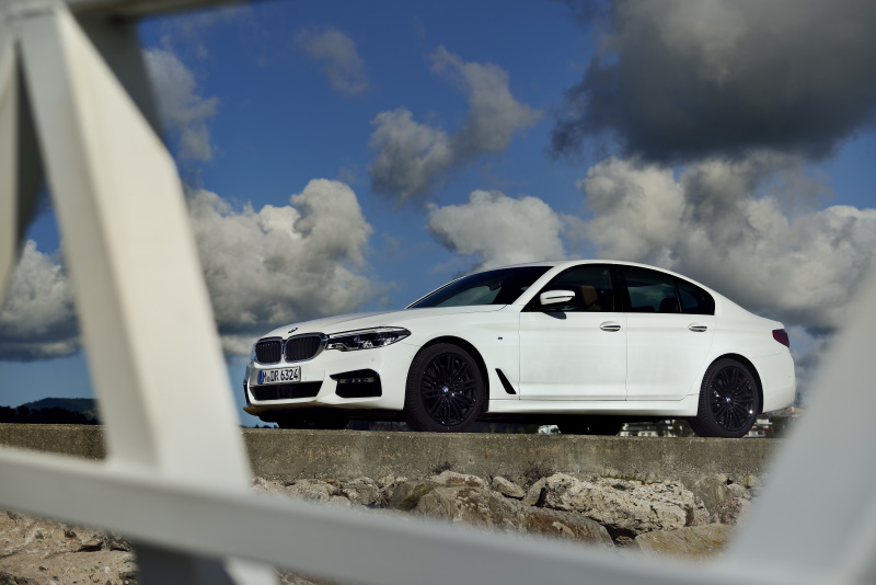 BMW 5 Series 540i G30 (ENG) - Test Drive and Review 