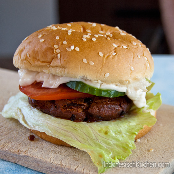 Indonesia meets German Tempeh Burger (Mendol)