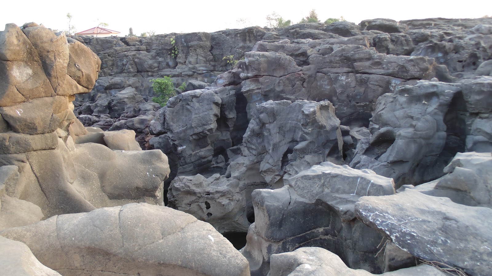 Nighoj village potholes (kund)on Kukadi river near pune