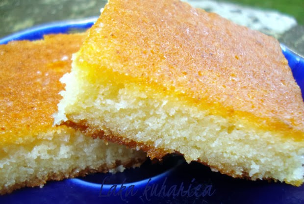 Cake with wine and olive oil by Laka kuharica: sweet wine, olive oil and lemon make this simple cake into a special treat.