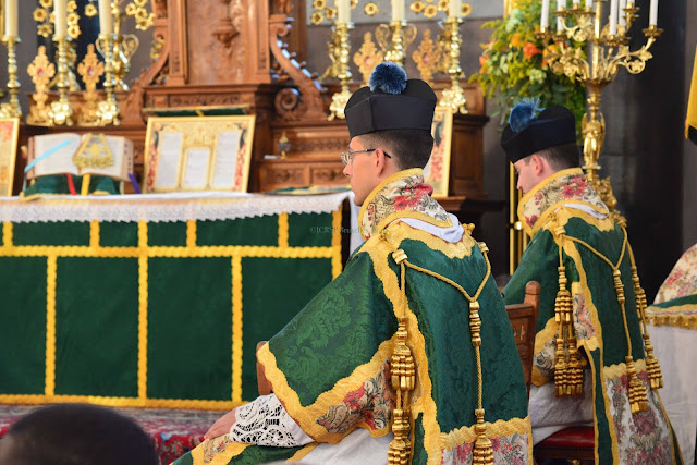 A Spanish Set from Pluriarte Arte Sacro ~ Liturgical Arts Journal