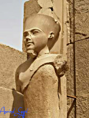 المعبودات المصرية التى تمثل بصورة آدمية كاملة