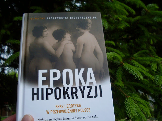 http://www.znak.com.pl/kartoteka,ksiazka,6225,Epoka-hipokryzji