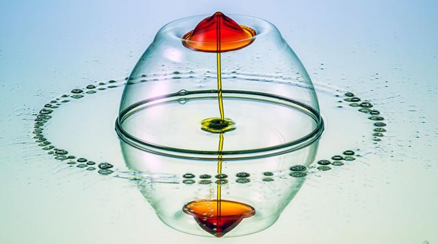 Markus Reugels  fotografía de alta velocidad de la gota de agua