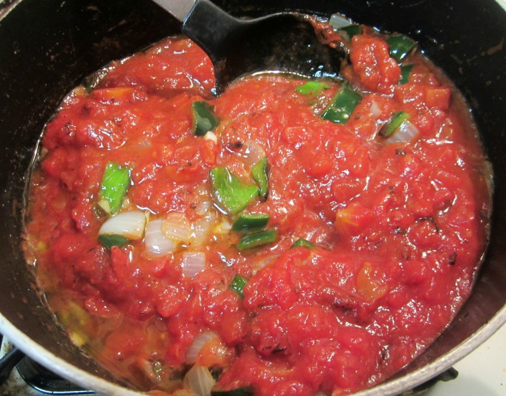 Reviews, Chews & HowTos Spanish Tortilla with PoblanoTomato Sauce