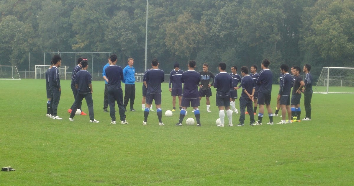 Pemanasan dengan Permainan Kucingkucingan pada sepak