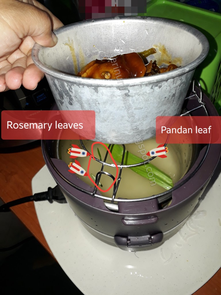 Healthy Nurul Beauty Cooking rice with rosemary leaves and pandan leaf