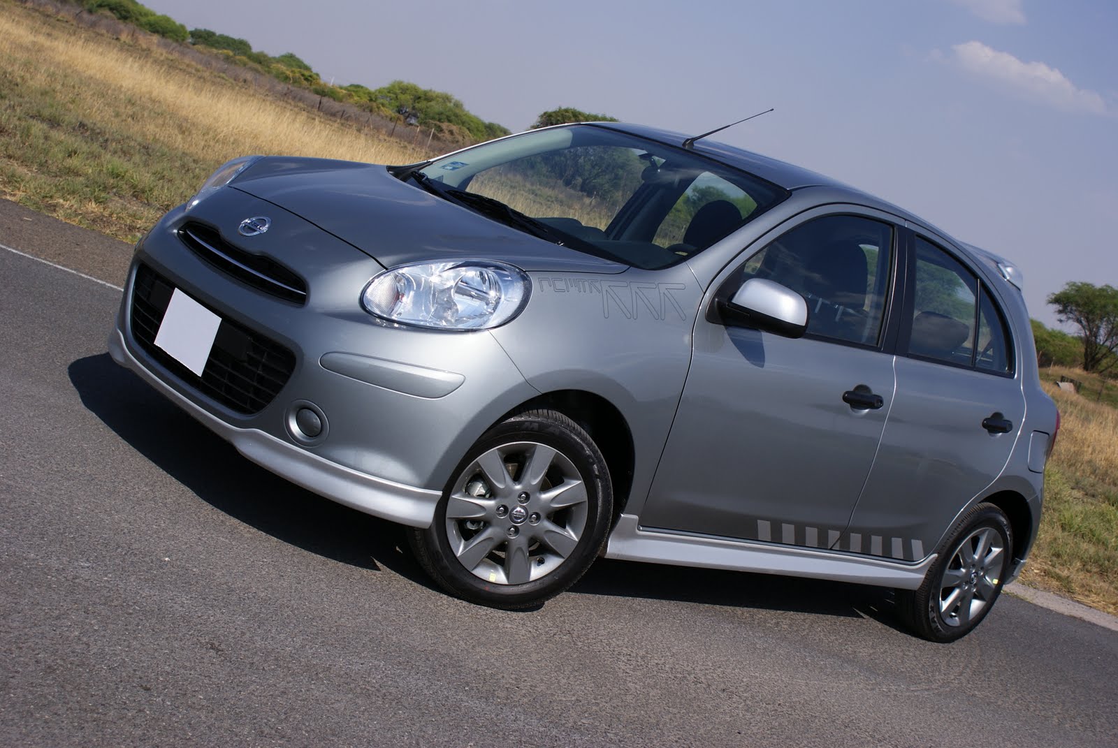 Nissan March 2011
