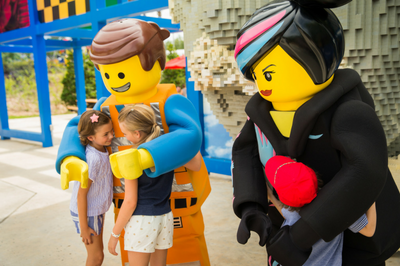 legoland-cahracter-meet-greet-emmet-wyldstyle