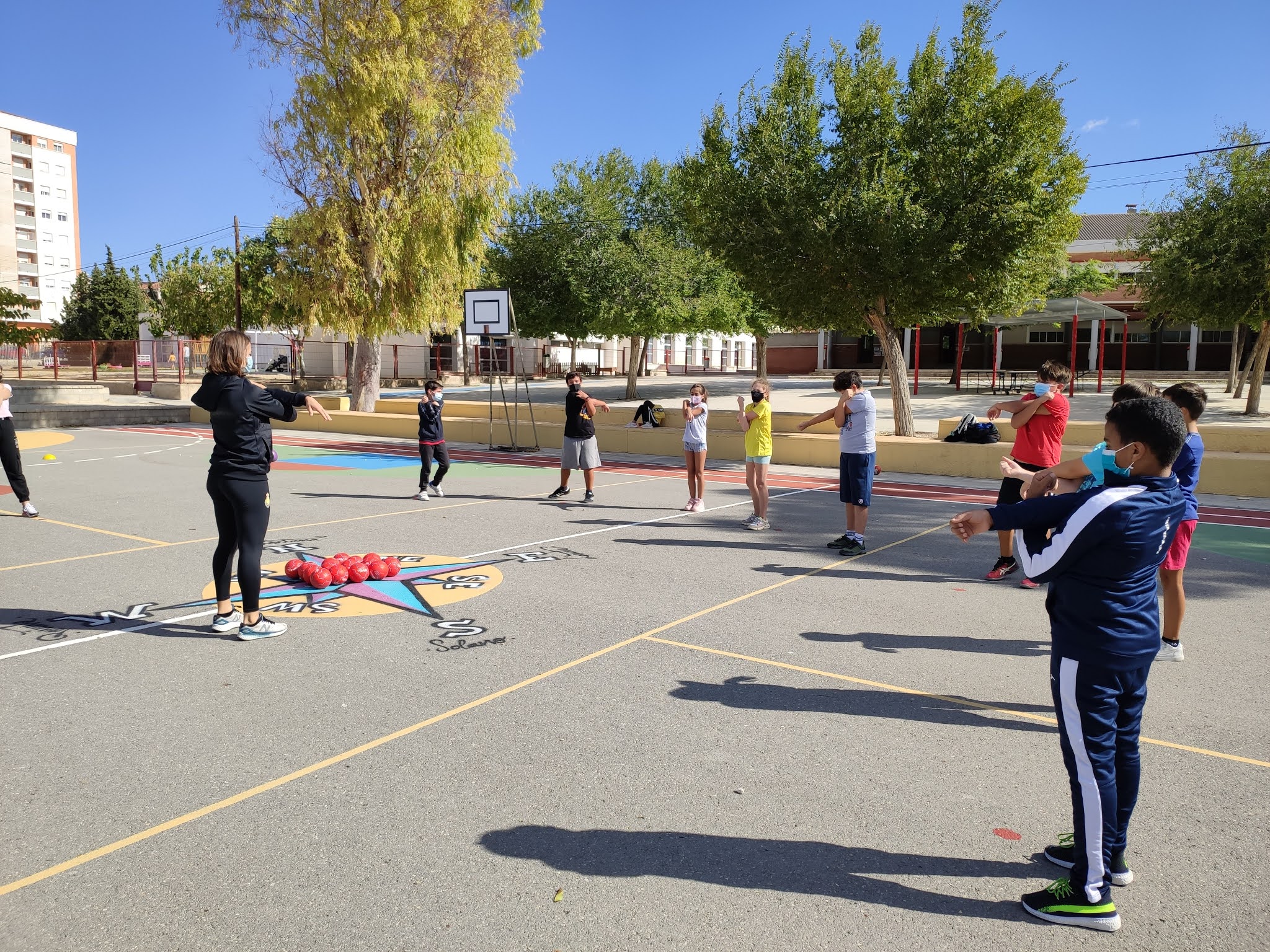 Área de Educación Física (C.P. Pintor Sorolla) Elda FIRST HANDBALL