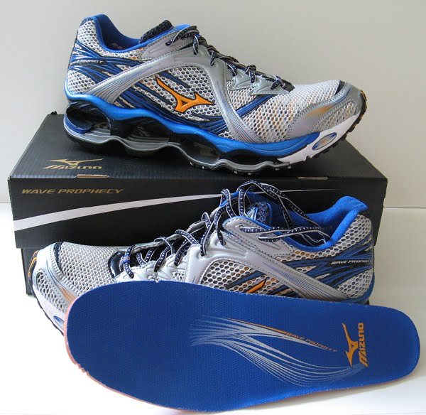 MIZUNO WAVE PROPHECY RUNNING SHOES SIZE 13