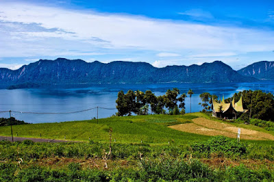 Gunung di Indonesia yang Pernah Meletus Dasyat gunung maninjau