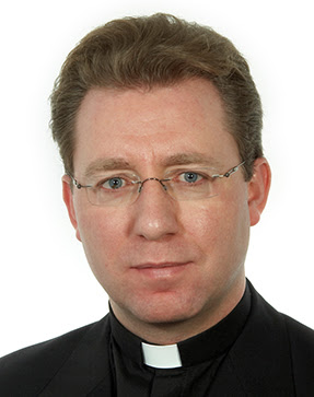 Parroquia de San Felix de Lugones. Monseñor Aurelio García Macías ha