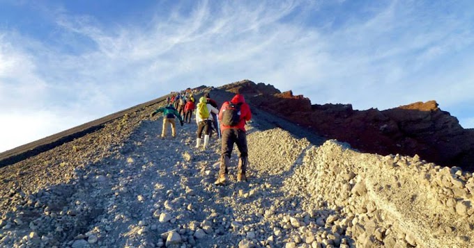 Trekking Mount Rinjani package 2 days 1 night via Sembalun