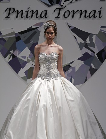 Mahuret Fashion: pnina tornai wedding dresses