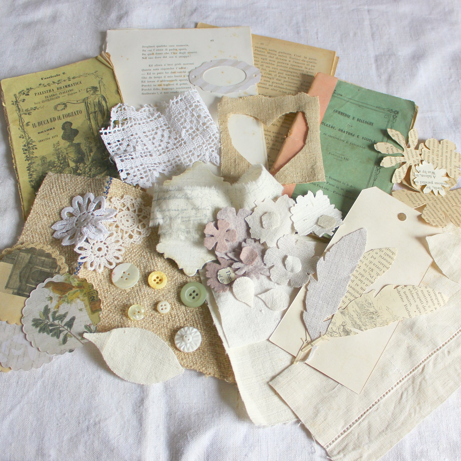 Roxy Creations Mixed media DIY kits