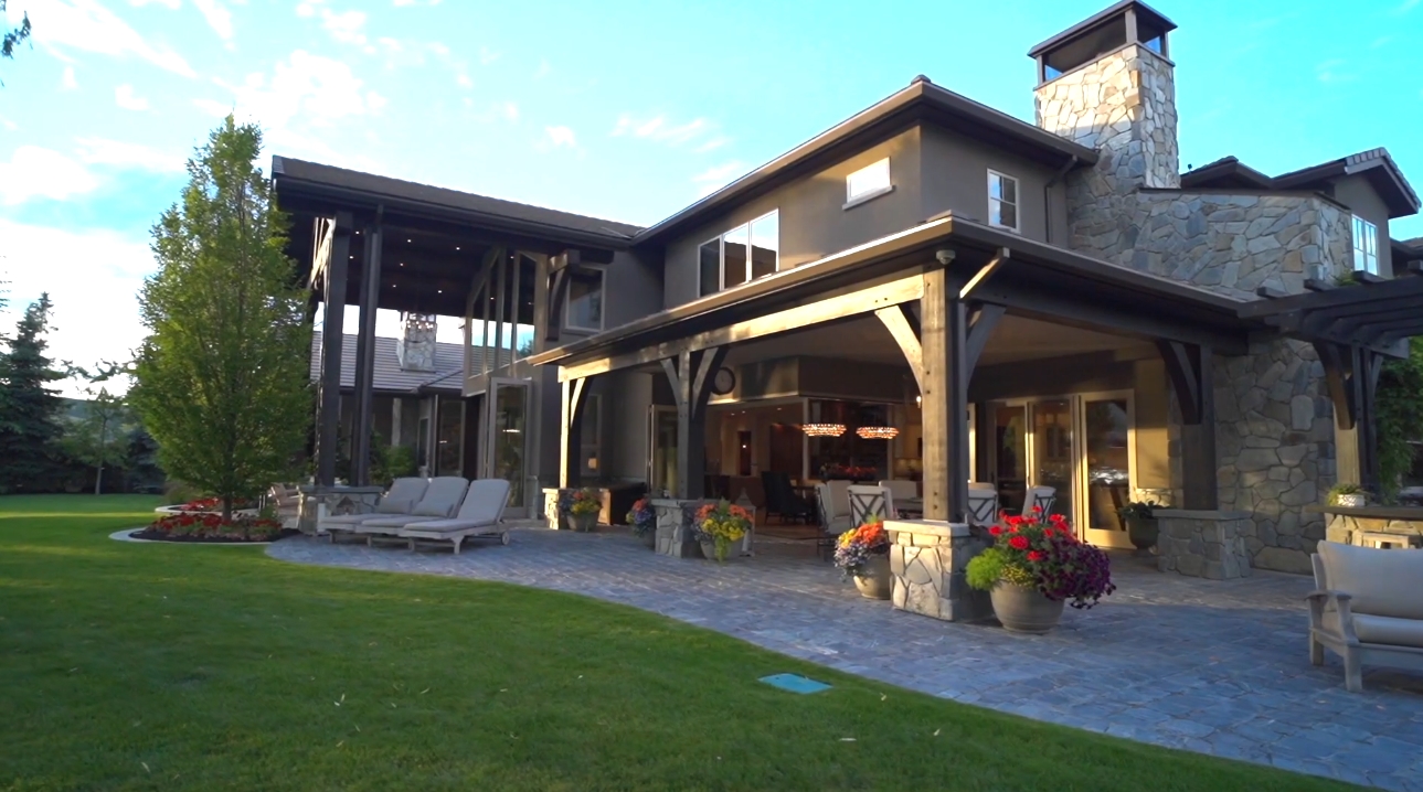41 Photos vs. 8200 Kalavista Dr, Coldstream, Canada Kalamalka Lake Mansion Interior Design Tour