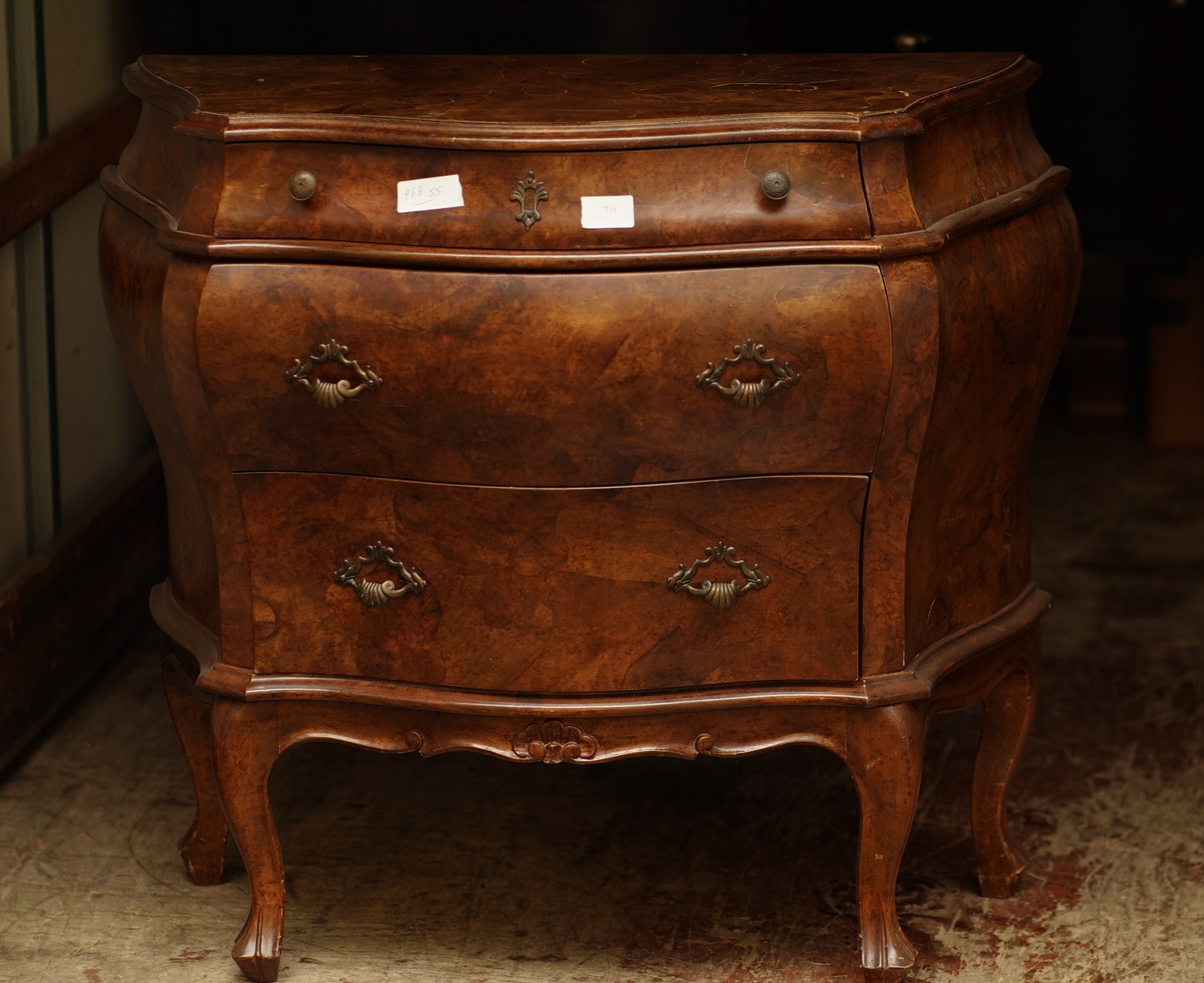 UHURU FURNITURE & COLLECTIBLES **SOLD** 96855 Bombay Style 14" x 28