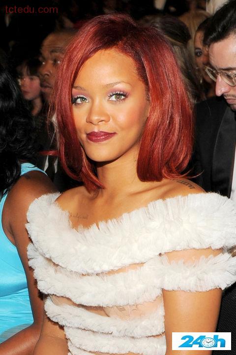 15 kiểu tóc ấn tượng cộp mác Rihanna