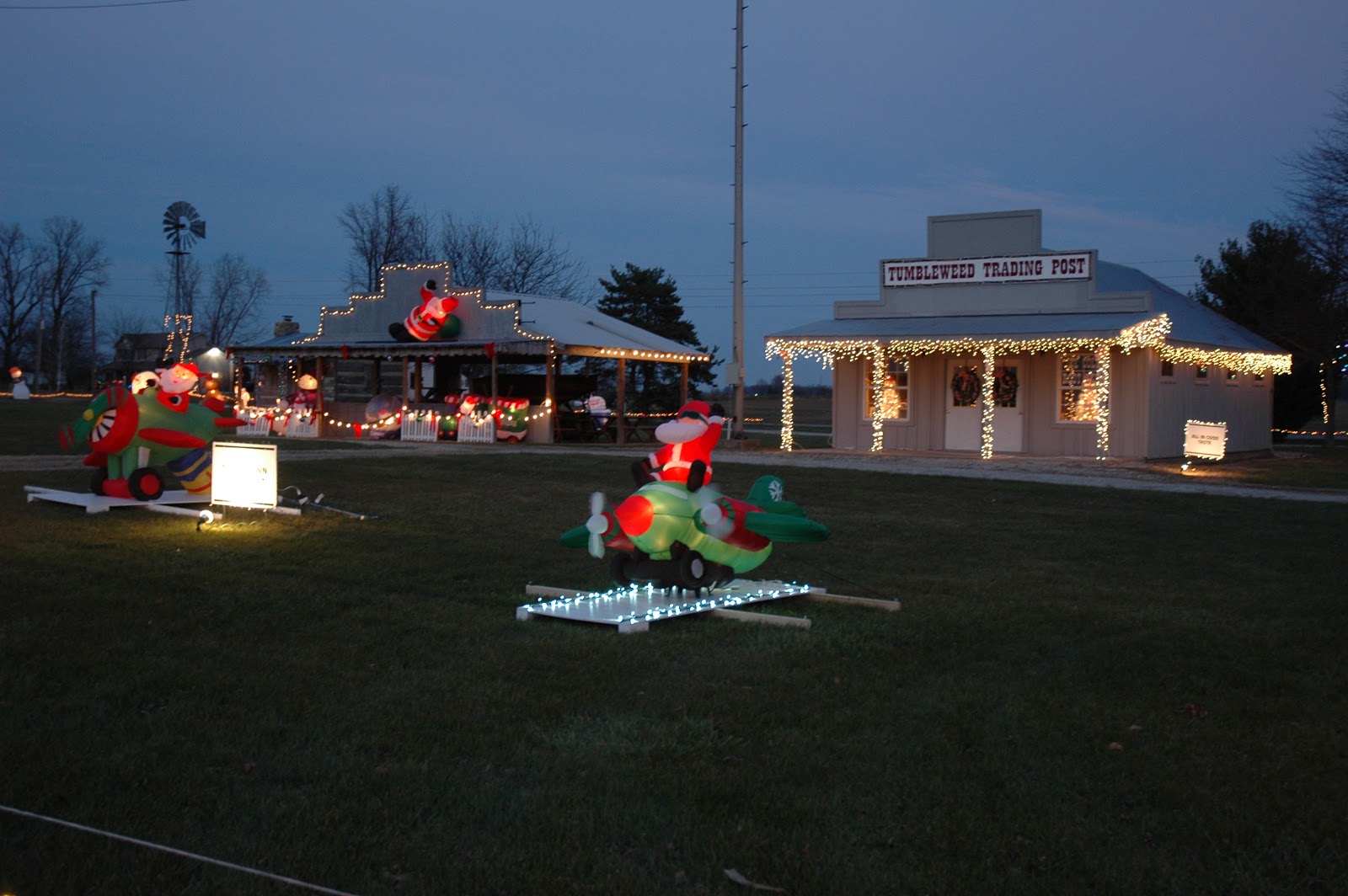 Greentown Grapevine Lots of Lights to see in Greentown Area