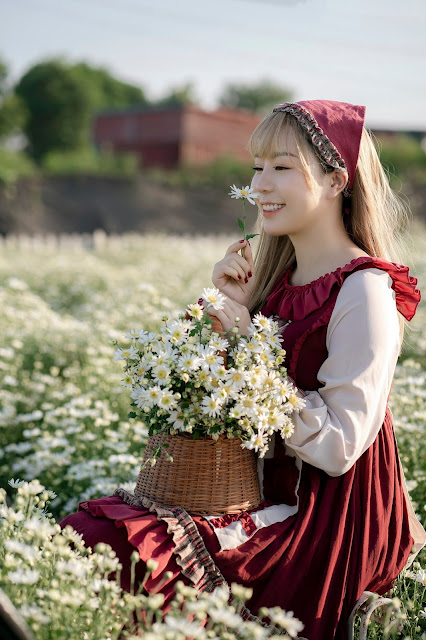 Rũ bỏ hình tượng quyến rũ, Tạ Vi An cực ngọt ngào trong bộ ảnh chụp cúc họa mi