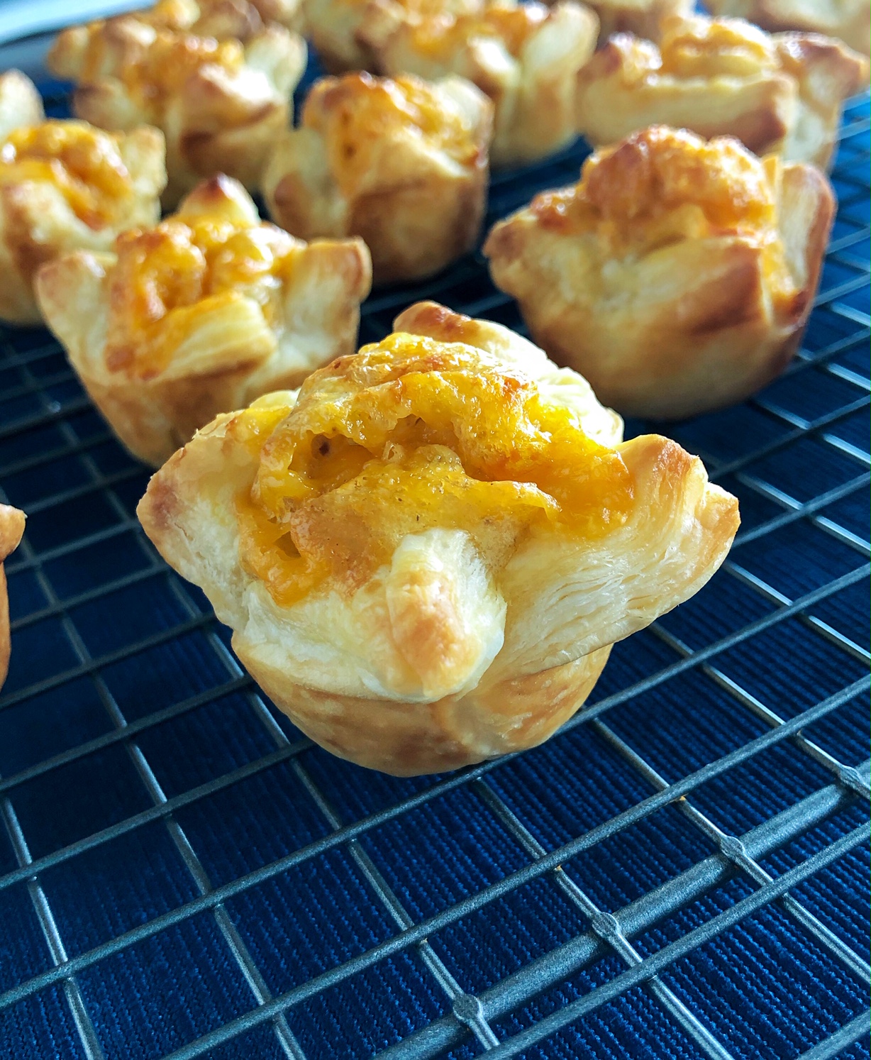 Cheesy Puff Pastry Bites