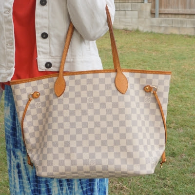 Away From Blue  Aussie Mum Style, Away From The Blue Jeans Rut: 30 Ways To  Wear: Louis Vuitton Neverfull in Damier Azur (#30Wears)