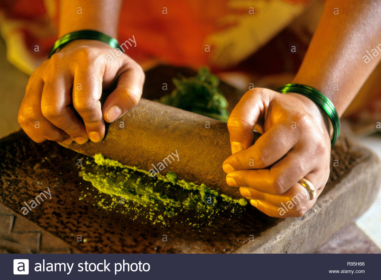 Best grinder reviews SMALL MIXER GRINDER FOR MASALA