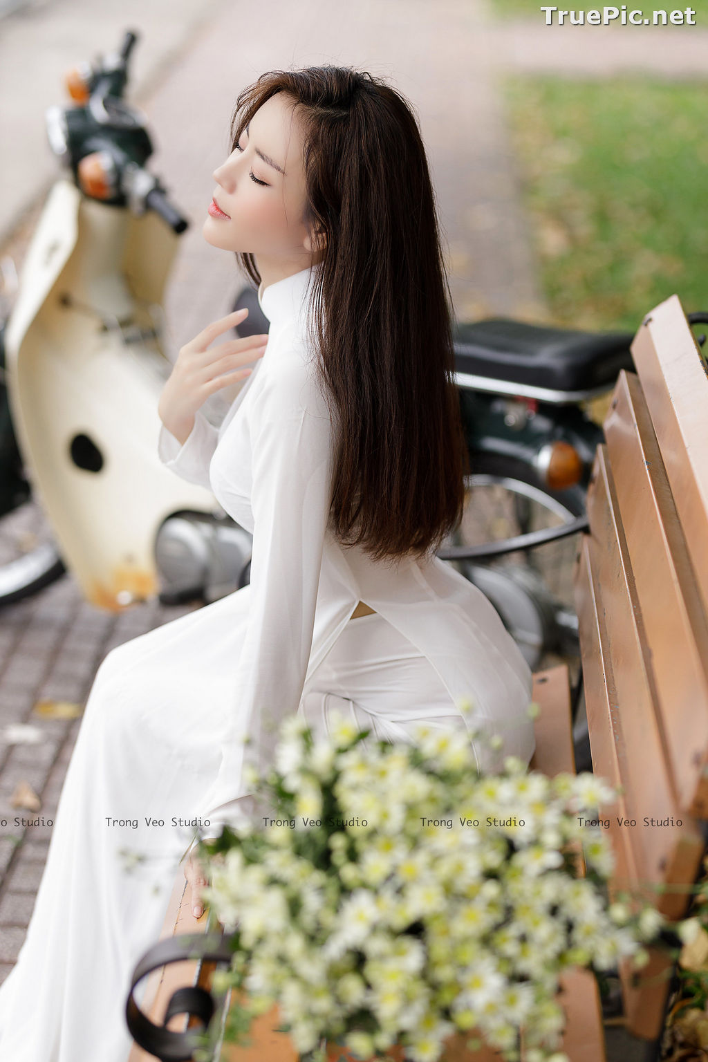 Image The Beauty of Vietnamese Girls with Traditional Dress (Ao Dai) #1 - TruePic.net - Picture-29