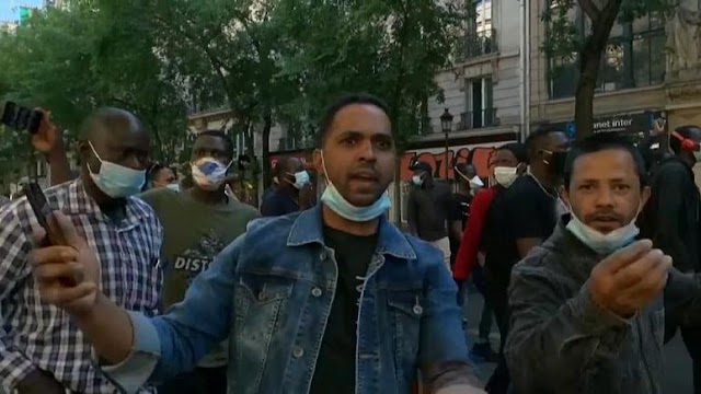فرنسا : الالاف يتظاهرون في باريس وبعض المدن الفرنسية الأخرى للمطالبة بتسوية وضعية المهاجرين غير الشرعين رغم تدابير الحجر