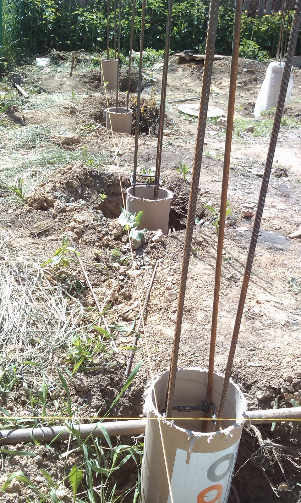 Медленно, но наверняка: Заливка столбчатого фундамента своими руками