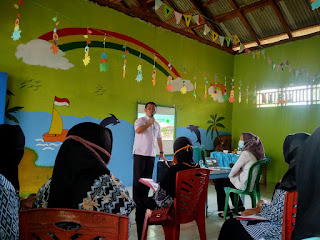 Walau Diguyur Hujan, Kadis PMD Tetap Sosialisasikan Penekanan Stunting di Kecamatan Keluang