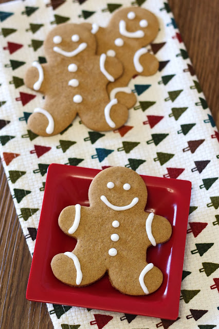 One of my favorite things to do during the holidays is to bake up a storm of cookies and pies and make a pop tart gingerbread house with the kiddos.  Waistline forgive me because stretchy pants are just going to happen.   I've teamed up with some of my favorite bloggers to share a virtual Gluten Free Christmas Cookies swap.   That way you eat the extra calroies and I don't have to stand in some crazy long line at the Post Office.  Not every recipe is grain-free, hence the title of this series, but you'll find some gems in this bunch of cookie deliciousness.