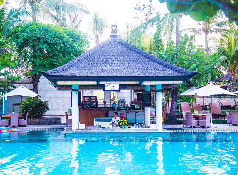 Padma Resort Legian swimming pool and bar