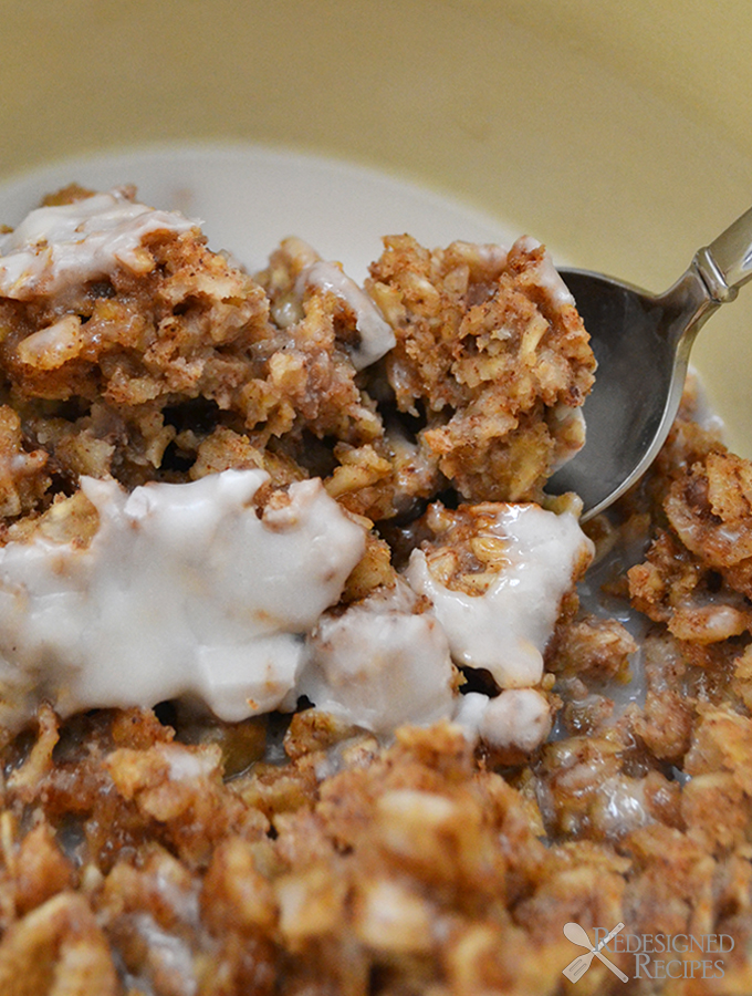 Cinnamon Roll Baked Oatmeal mamarecipes