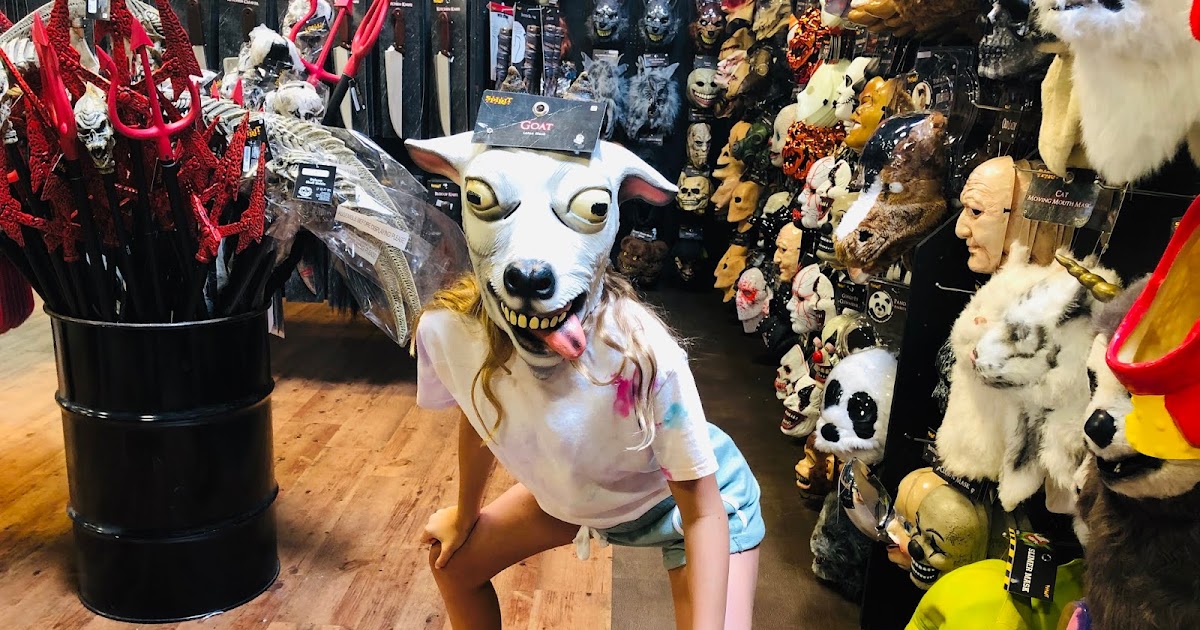 Airing My Laundry, One Post At A Time&hellip; Having Fun At Spirit Halloween