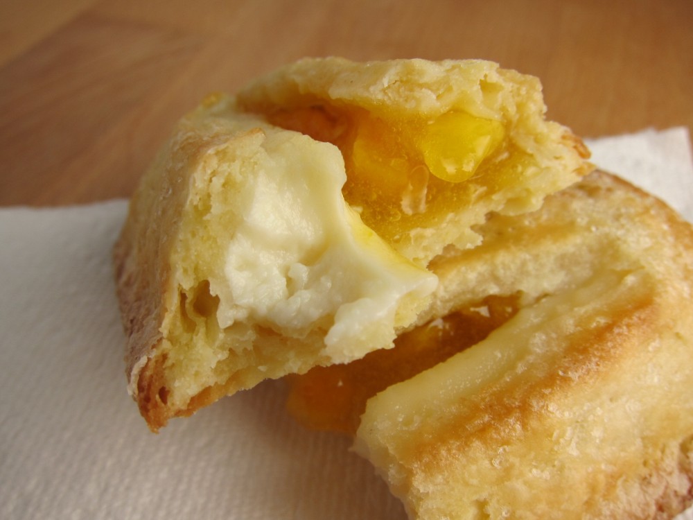 Review McDonald's Peaches & Creme Pie