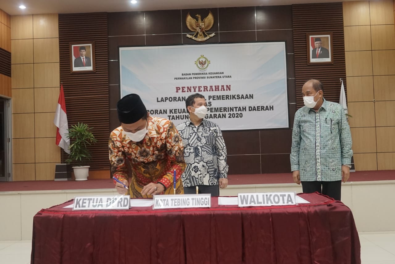 Pemko Tebing Tinggi Meraih Predikat WTP Pemko Tebing Tinggi Meraih Predikat WTP