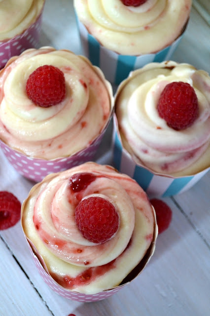 Limoncello and raspberry jam swirl cupcakes